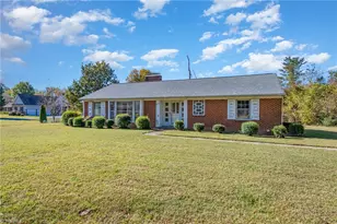 955 Main St, Yanceyville, NC 27379 - Photo 2