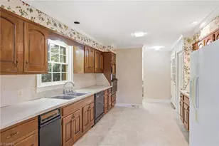 3830 Ryan Way, Winston-Salem, NC 27106 - Photo 10