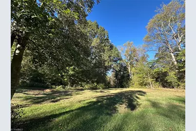000 Courtney Huntsville Road, Yadkinville, NC 27055 - Photo 2