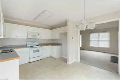300 Manning Way, Elon, NC 27244 - Photo 6