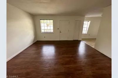 3830 Country Club Road #L, Winston-Salem, NC 27104 - Photo 4