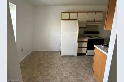 3830 Country Club Road #L, Winston-Salem, NC 27104 - Photo 6