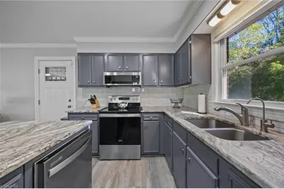 140 Nevada Avenue, Mount Airy, NC 27030 - Photo 6