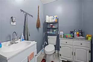 1222 Carter St, High Point, NC 27260 - Photo 16