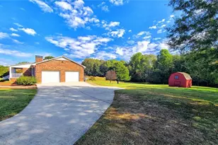 2301 Griffith Rd, Winston-Salem, NC 27103 - Photo 4