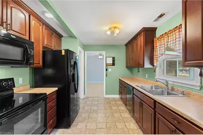 9225 Sahabi Road, Kernersville, NC 27284 - Photo 4