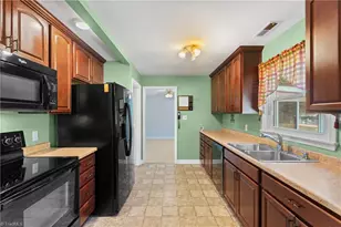 9225 Sahabi Rd, Kernersville, NC 27284 - Photo 4