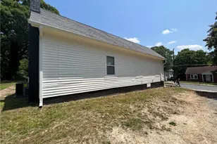 409 E Whittington St, Greensboro, NC 27406 - Photo 10