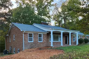 246 Merry Hills Dr, High Point, NC 27262 - Photo 2