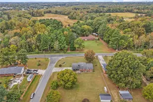 1843 Weant Rd, High Point, NC 27263 - Photo 28