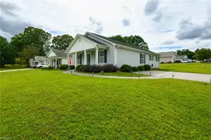 1770 Berkley Rd, Kernersville, NC 27284 - Photo 2