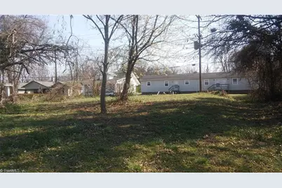 106 Carolina Avenue, Thomasville, NC 27360 - Photo 2