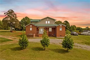 106 Emlee St, Lexington, NC 27295 - Photo 2