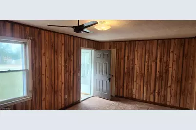 122 Hill Street, North Wilkesboro, NC 28659 - Photo 2