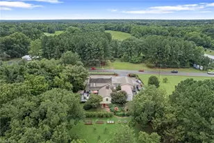 1307 Oakridge Farm Hwy, Mooresville, NC 28115 - Photo 8