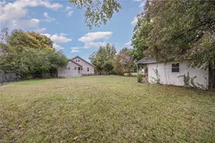 909 Burlington Ave, Gibsonville, NC 27249 - Photo 22