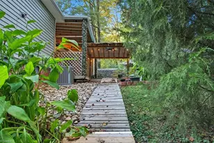 2608 Stratford Dr, Greensboro, NC 27408 - Photo 38