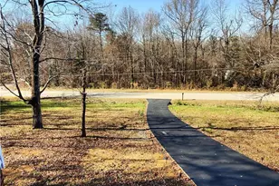 1609 Kennedy Rd, Thomasville, NC 27360 - Photo 4