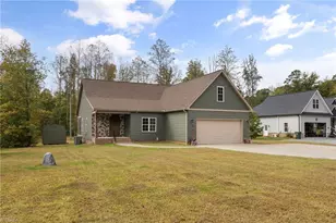 4045 Clapp Mill Rd, Burlington, NC 27215 - Photo 10