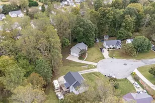 18 Candlestick Dr, Thomasville, NC 27360 - Photo 8