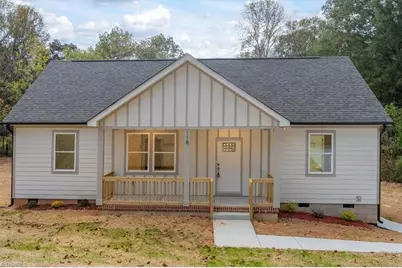 118 Aspen Street, Yadkinville, NC 27055 - Photo 2