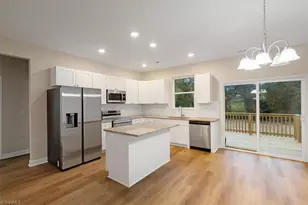 118 Aspen St, Yadkinville, NC 27055 - Photo 16