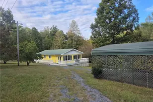 321 Salisbury Dr, Troy, NC 27371 - Photo 2