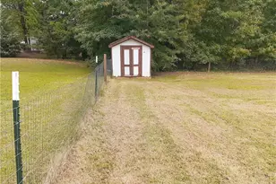 305 Broad St, Reidsville, NC 27320 - Photo 4