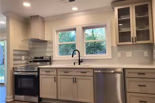 1007 Bellevue St, Greensboro, NC 27406 - Photo 14