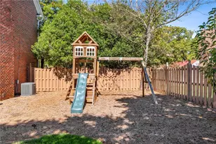 1203 Westminster Dr, Greensboro, NC 27410 - Photo 44