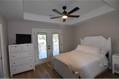 310 Lake Shore Avenue, Lexington, NC 27292 - Photo 10