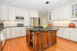 223 E Avondale Dr, Greensboro, NC 27403 - Photo 12