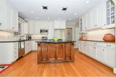 223 E Avondale Drive, Greensboro, NC 27403 - Photo 10