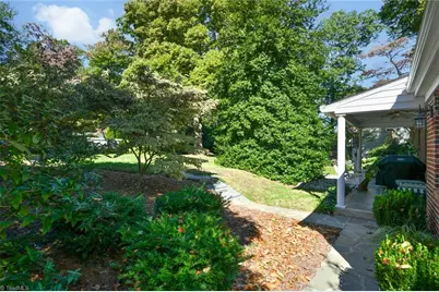223 E Avondale Drive, Greensboro, NC 27403 - Photo 40