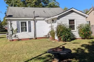 608 Cedar St, Eden, NC 27288 - Photo 2