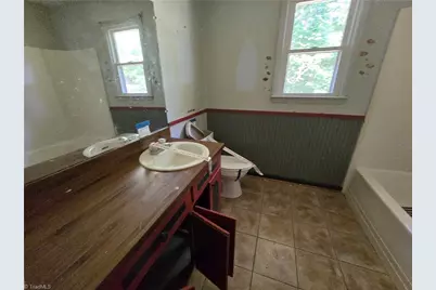 404 Miles Street, Eden, NC 27288 - Photo 8