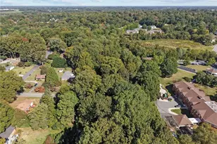 6203 Roblyn Rd, Greensboro, NC 27410 - Photo 30