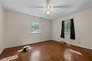 6203 Roblyn Rd, Greensboro, NC 27410 - Photo 12