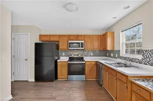 3518 Panarama Dr, Greensboro, NC 27405 - Photo 6