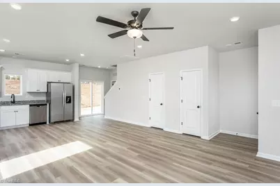 1076 Jonestown Road, Winston-Salem, NC 27103 - Photo 2