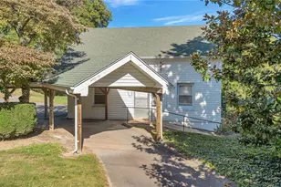 704 9th St, North Wilkesboro, NC 28659 - Photo 4