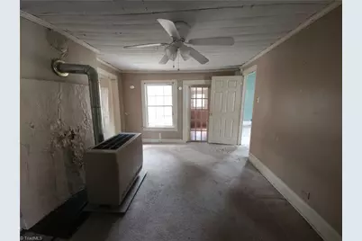 105 Academy Street, Madison, NC 27025 - Photo 4