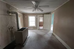 105 Academy St, Madison, NC 27025 - Photo 4