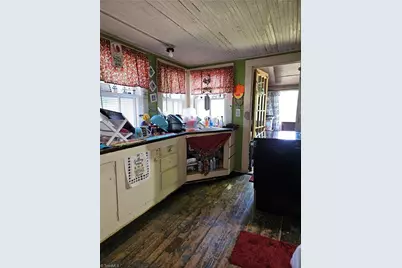 105 Academy Street, Madison, NC 27025 - Photo 4