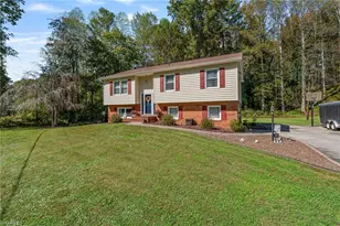 328 Country Club Rd, Wilkesboro, NC 28697 - Photo 1