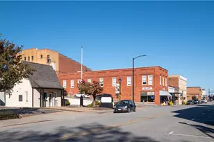 202 W Main St, Elkin, NC 28621 - Photo 12