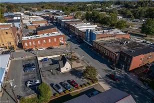 202 W Main St, Elkin, NC 28621 - Photo 20