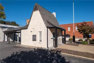 202 W Main St, Elkin, NC 28621 - Photo 6