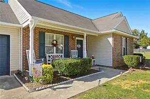 3772 Cheshire Pl Ct, Winston-Salem, NC 27106 - Photo 6