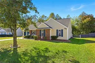 3772 Cheshire Pl Ct, Winston-Salem, NC 27106 - Photo 4